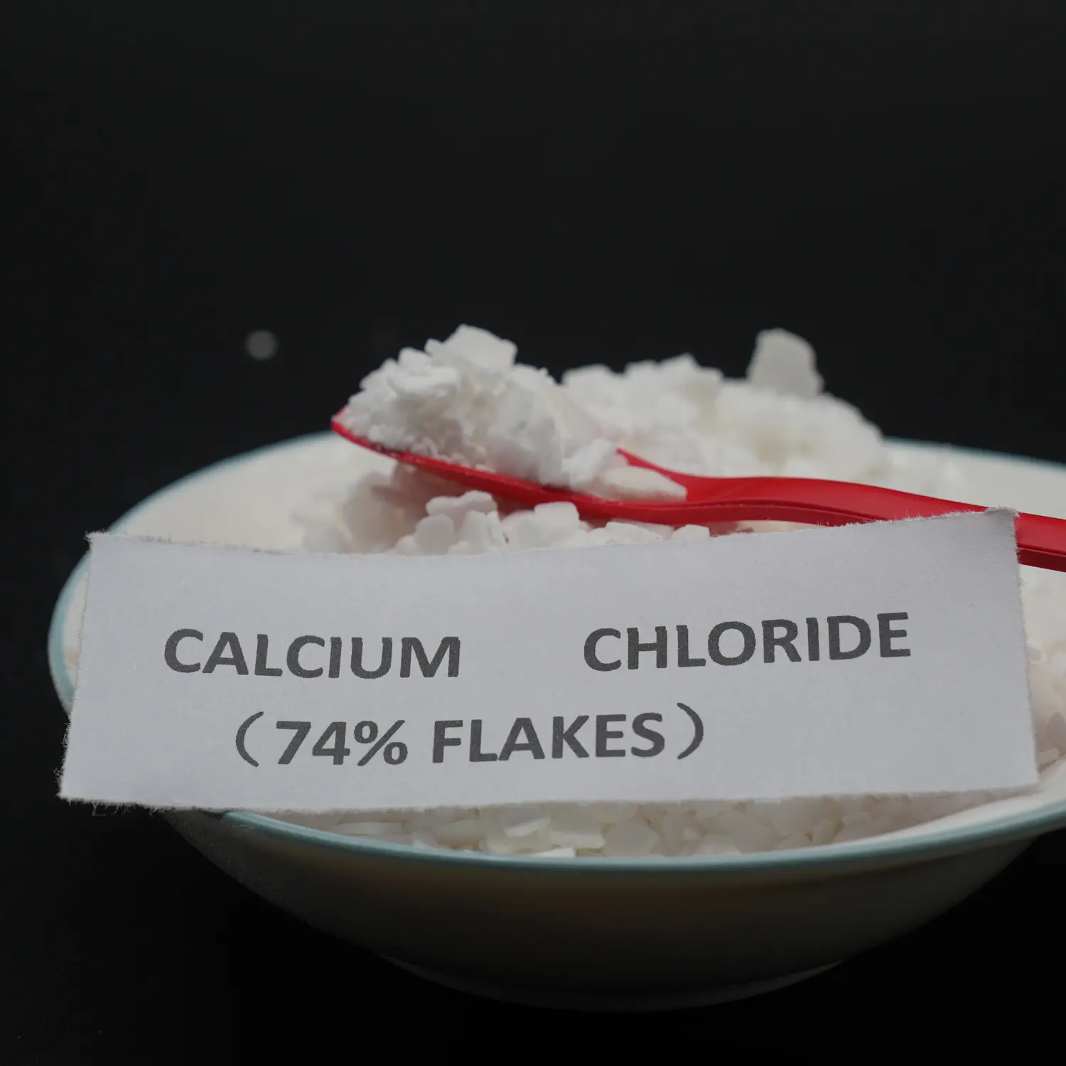 Dihydrate calcium chloride flakes 72-77%